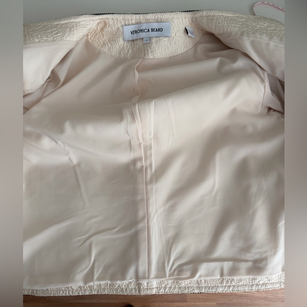 VERONICA BEARD | Darla Textured Ecru Cream Jacket Black Trim Size 6 - Picture 11 of 14